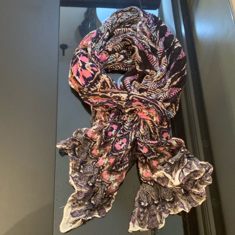 Effortless Lightweight Limited Scarf